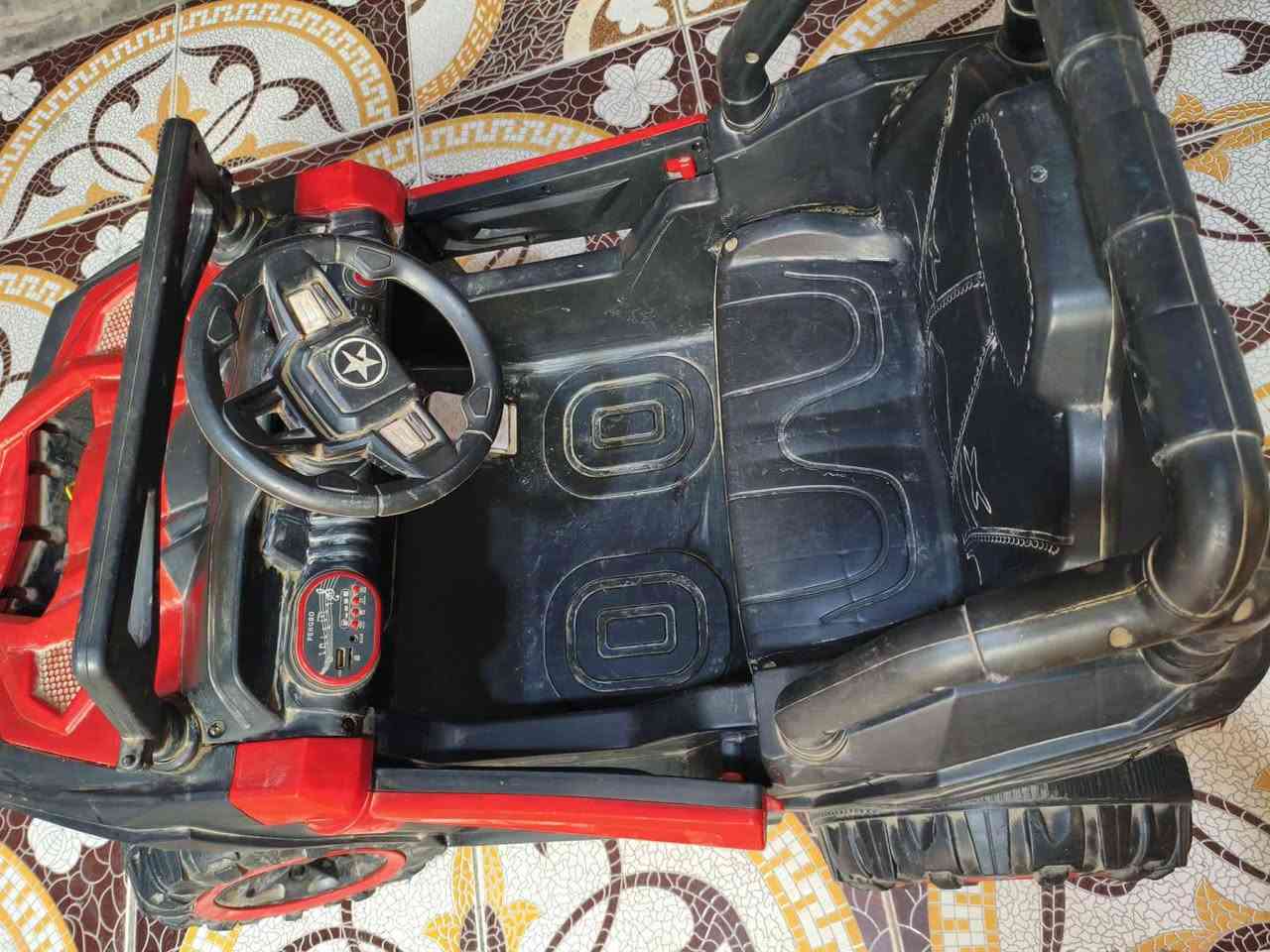 سيارة اطفال للبيع للعلم سيارة ماتشتغل وسعره 60 الف وبيه مجال اتصل واتساب ***********
