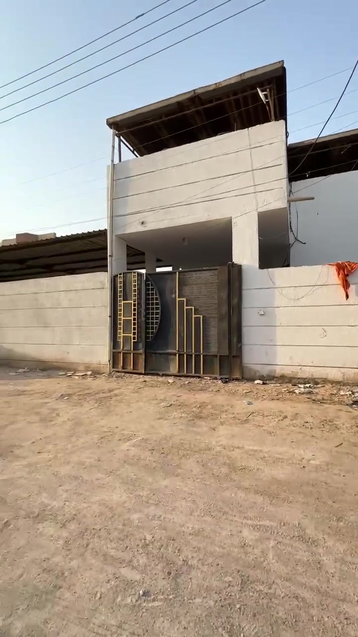 بيت البيع طابو زراعي عراقي اصولي المساحه البيت 220 متر ولقطعه 200 متر يحتوي لبيت على غرف عدد  3 وستقبال وصاله ومطبخ وصحيات العنوان حمدان البز قرب جامع فاطمه السعر  150 مليون وبي مجال الستفسار انتصل على الرقم  *********** بي واتساب
