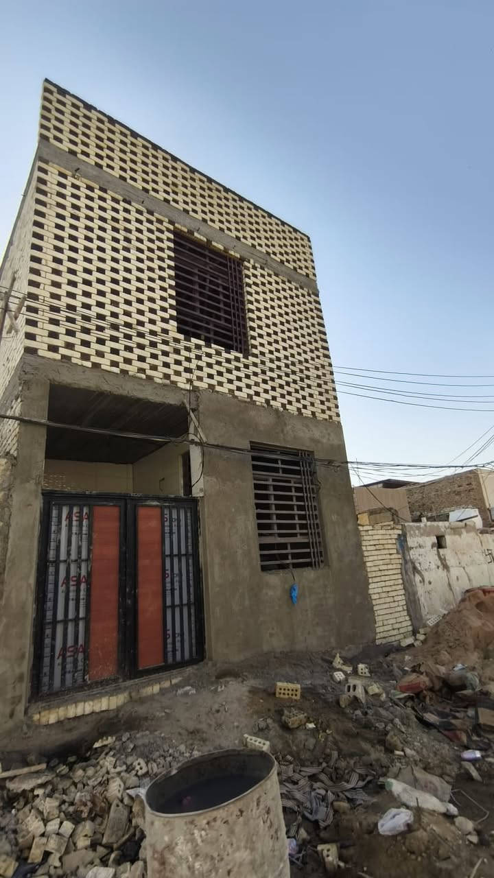 دار للبيع حي المكرمة منطقة ٨٠٠٠ المساحه ٥٠  متر للأستفسار الاتصال ***********
