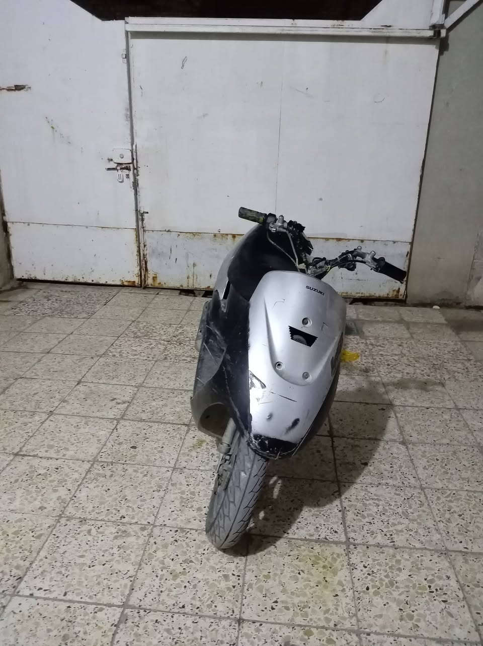 السلام عليكم وعليكم السلام دراجه ساسوكي للبيع هاي كدامكه خير من الله سلف وهندر كهربأيه كامله ما بيها نقص دراجه أوراق أصولي مشيها يخبل  السعر 125 وبيها مجال كد الجيه..... للتواصل.. ***********
