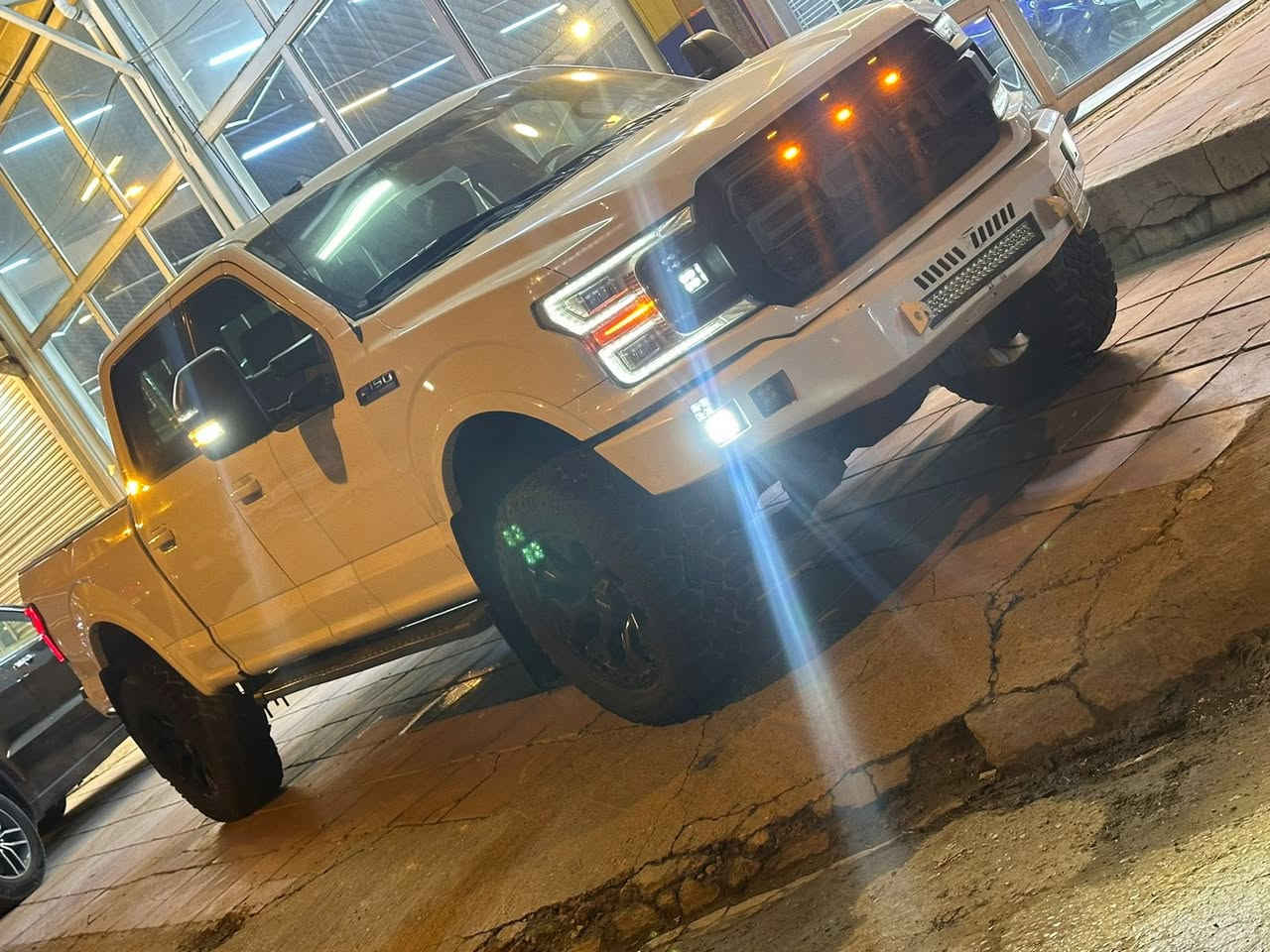 FORD F150  🦅

موديل 2019 مخززززنه ماشيه 31 الفف فقط بحاله الوكاله السياره فول مواصفات لاخيير 
بصمه تشغيل وابواب 🇺🇸
تشغيل عن بعد 🇺🇸
اشاير مري 🇺🇸
لايتات كلله لد 🇺🇸
شاشه كبيره ابل كار بلي🇺🇸
الكير 10 نمر 🇺🇸
مكينه المرغوبه 3.5 توين تيربو 🦅🇺🇸
السياره بانوراما 🇺🇸
ركن ذاتي 🇺🇸
السياره مرفعه ومعلايه من امريكا بلادي 🇺🇸
السعر 255 وبيها مجال للشراي 
مكانها بغداد
***********
