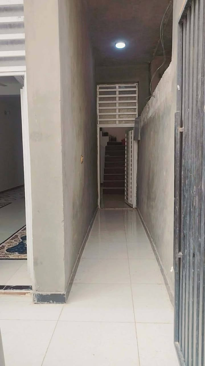 بيت ١٠٠ متر طابق ونص للبيع حي نداء شارع المجمعات مجمع بيتي الثاني سند حر سعر مناسب 
الاستفسار ***********
