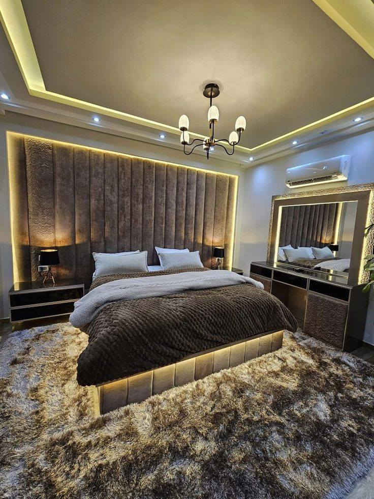 #بيت #تحفه 

#الموقع حي القادسيه 

#المساحه 400 متر 

يتكون البيت🏠 من طابقين 5 غرف نوم صاله 2 استقبال1  مطبخ1 حمام عدد 5 

للاستفسار 📱 *********** 📱
