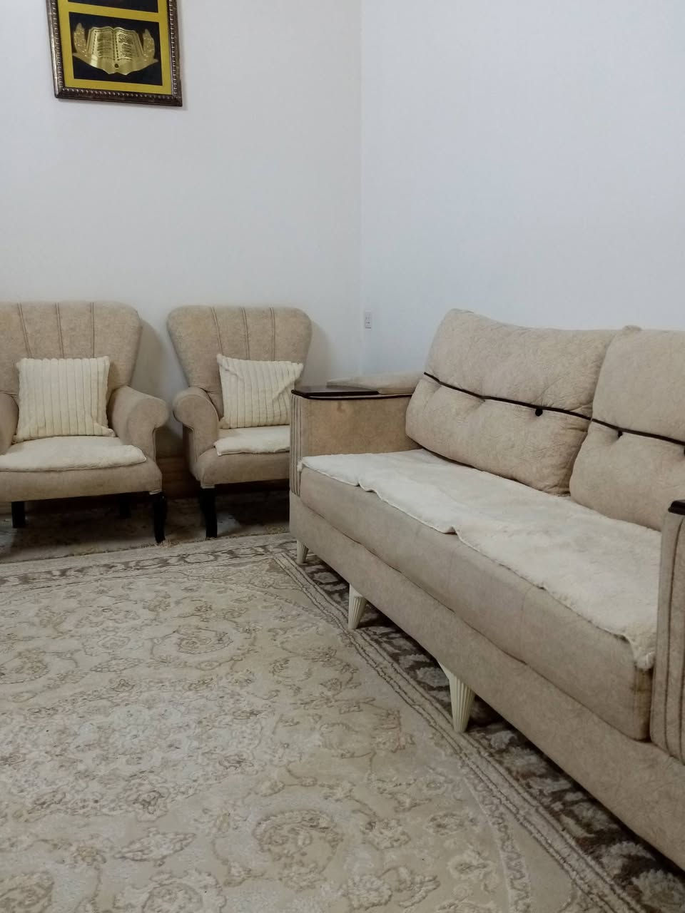 ئەم تاقم قەنەفە ئەسڵیە دە نەفەریە بەردەستە وەک لۆک وایە مئزی خۆی ڵەگەڵە سەحری 350هەزار شوین هەولیر کەسنەزان


**إذا كنت صاحب هذا الإعلان وتريد حذفه لأي سبب، رجاءا أرسل رسالة إلى الدعم الفني**