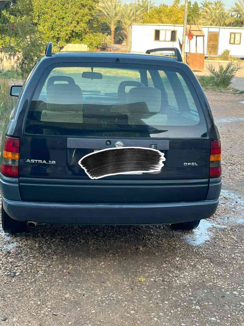 السلام عليكم ورحمة الله 
من رخصة الادمن المحترم 
اوبل استرا  استيشن 
موديل ١٩٩٣
رقم بغداد 
گير عادي 
مكينه ١٦٠٠ نضيفه
حداديه اماميه وخلفيه جديده
السياره بلاديه لاخياس ولا سمكره عل وضع البلاد 
مصبوغه عام جماليه 
داخل جديد 
كهربائيات كله شغاله 
السياره وارد ياباني تبريد اصل بس بي نواقص مايشتغل
تخم تاير جديد 
باتري جديد
السياره جاهزه وين يعجبك اطلع بيه
السعر المطلوب ٤٤ ورقه وبيه مجال 
مكان السياره بابل قضاء الهاشمية 
للاستفسار الاتصال عل الرقم
***********
***********
