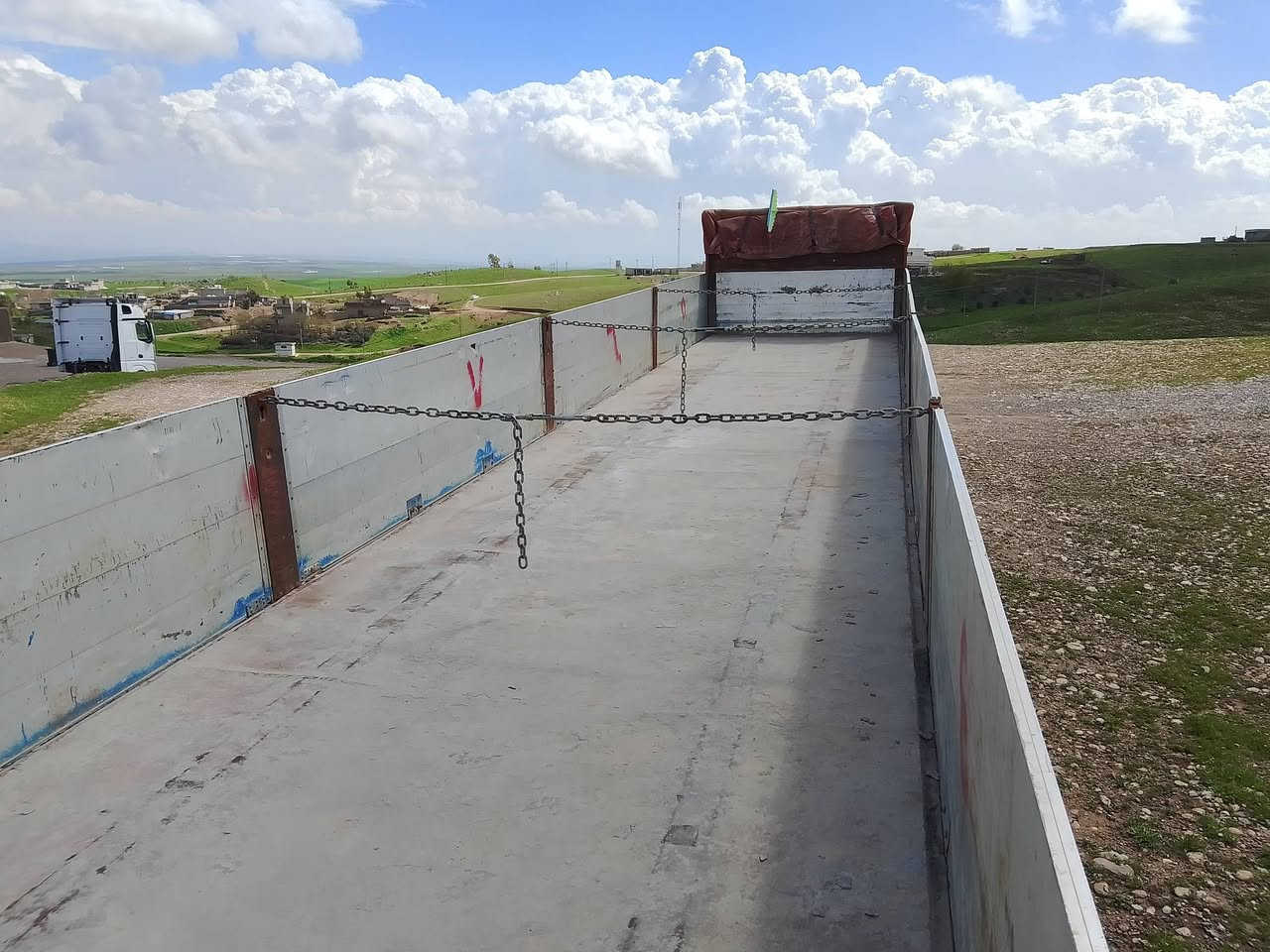 السلام علیکم " للبیع عربانە اوروبی المانی pb 
3 دناکیر تایر 11 
طـول 12,60 
تخم تایر جدید 
جانب 80 
رقم و سنویە دهوك 
سـعـر 70  مـجـال 
اسیا_  *********** 
کورك_  ***********
