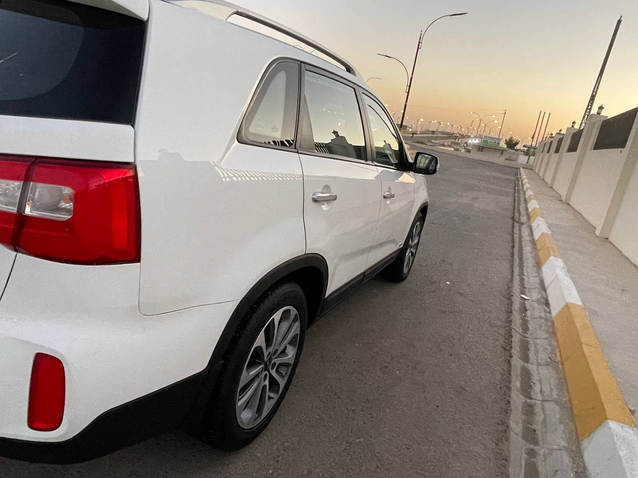 كيا سورنتو
موديل 20١٤ (( كويتيه )) Vip
.. 
‏‎فول فول مواصفات للاخير اعلى فئة 1/1
6 سلندر فورويل (مفتوحه) 
‏‎رقم بغداد مشروع وطني 
‏‎مواصفات السيارة : -
‏‎حساس امامي 
‏‎حساس خلفي 
‏‎كامرة خلفية
‏‎لد نهاري +مصباح عند فتح اشارة+ لدليلي 
‏‎بك لايت LED
‏‎لايت زنون بلادي 
‏‎زراك لايت 
‏‎اشاير مري + مري شفط
‏‎ترحيب عند الاقتراب 
‏‎علامة سورنتو بالدواسات LED
‏‎بصمة ابواب + بصمة تشغيل 
‏‎٣ قطع تبريد 
‏‎كشنات جلد قرميدي بلاد
‏‎الكشنات الأمامية تدفئة و تبريد
‏‎كشنات الامامية تحكم كهرباء
‏‎بردادات ابواب خلفية بلادي 
‏‎حجم المحرك ٦ سلندر ٣٥٠٠
‏‎فور ويل 4x4
‏‎عدد المقاعد ٧ راكب 
‏‎سقف بنوراما 
‏‎لوان ابيض صدفي 
ول سوران موجود ويه صور 
مكان سياره بغداد شهداء السيديه
سعر ٢٠٠$
رقم صاحب سيارة ***********
