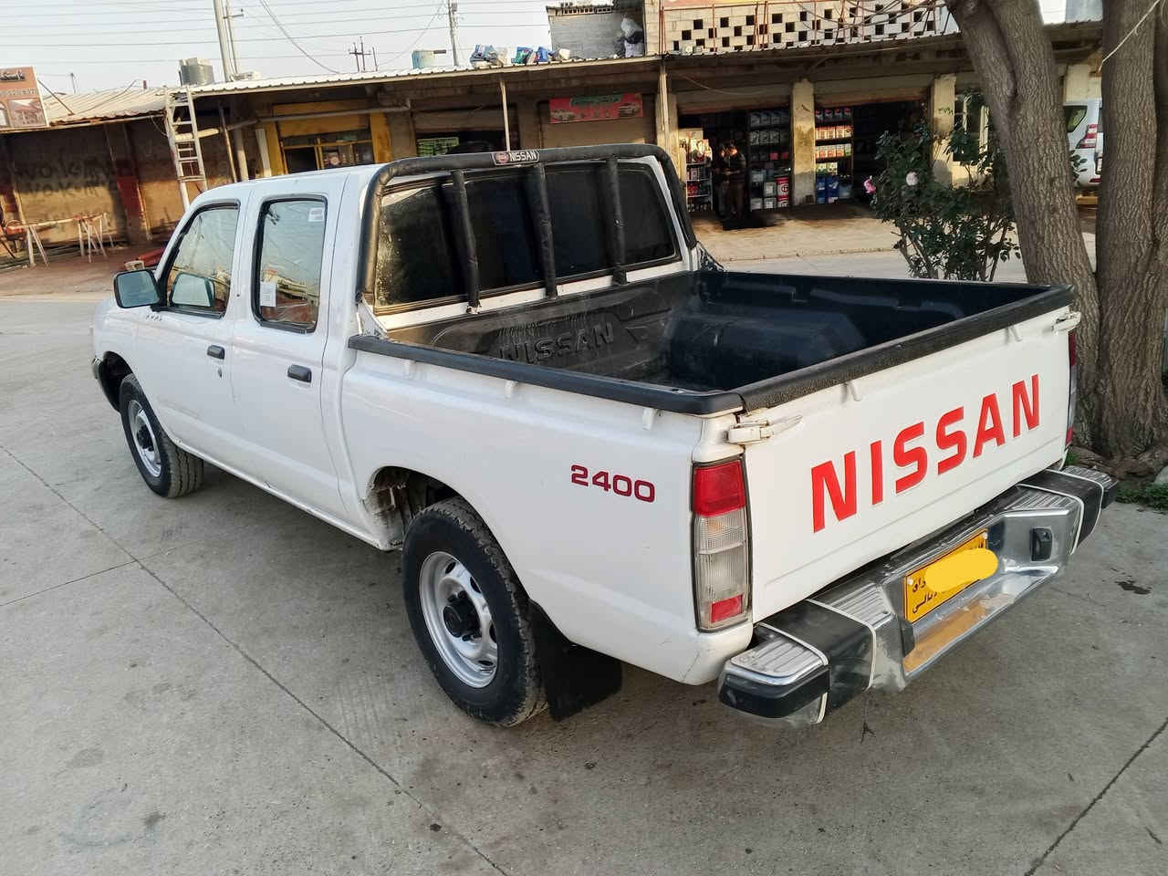 نیسان 2001  مووحەسەن.....‌😇
تەبرید و پاوەر .....بێ تەقەو ڕەقە....زۆر جوان و پاک
ئاڕمی پلاستیک سلێیمانی بەشەرتی غەرامە ....😍
بەشەرتی گێڕ و مەکینەو ئەکسل...پاک و ڕێک و پێک 
4 تایەی لۆک ....1 پارچە بۆیاخ ......
***********__*********** ئەدمین 😍
ناونیشان :: سەید سادق ___
