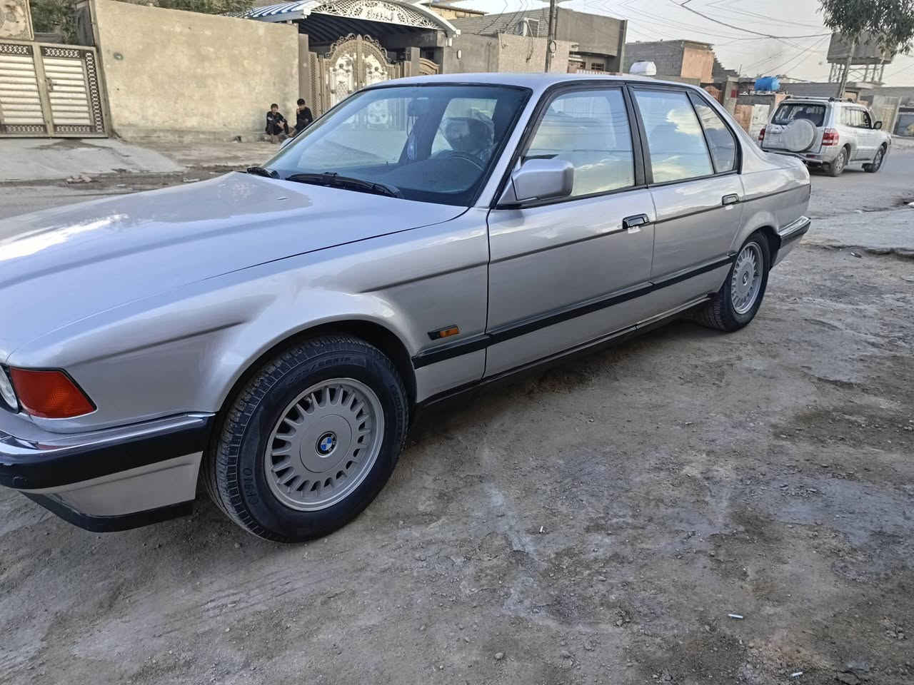 اخوان رمضان كريم بي ام للبيع او مراوس رقم بغداد انكليزي جديد هزه جديده موديل 91 حجم 700كير و مكينه  حاويه مكفولات حداديه كلهه جاهزه كهربائيات كلهه شغاله دوشمه جديد تخم تاير تراي للبصره مصبوغه جماليه بدون حادث صبغ جديد السعر 50اوبيهه مجال قليل للشراي اخوان شرط تحويل ععقد مروري عنوان بغداد حي النصر هاتف ***********
