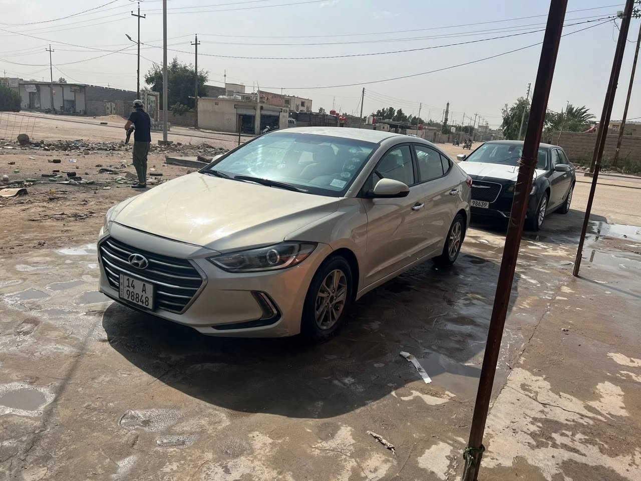 سلام وعليكم الانتره مديل 17 سياره حره رقم بصره دولي سنويه جديده سياره جاهزه من كلشي واد امريكي بيه بس بنيد مبدل بدود اي ضربه داخليه سياره جديده وجاهزه مكينه وكير وتخم تاير كله جديد سعر 112  بيه مجال  بيه جراد قليل بكاني بصره ***********
