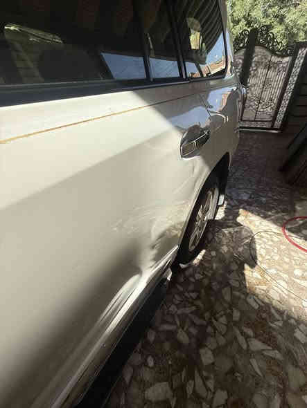 ٢٠١٥ساز  فول مواصفات كفاله عامه 
ام طفايه 

شاشه كار بلاي 

داشكام ارقه نوعيه 

سياره بيهه رصعات باب خلف  سايق 

سياره تاير جديد و حداده جديده 

Abs  مال لكزز شاد 

لايت زنون  

فول لاخير 
***********
40 الف
