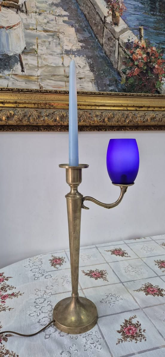 lampe chandelier en laiton et ampoule couverte en pate de verre (39cm)


**إذا كنت صاحب هذا الإعلان وتريد حذفه لأي سبب، رجاءا أرسل رسالة إلى الدعم الفني**