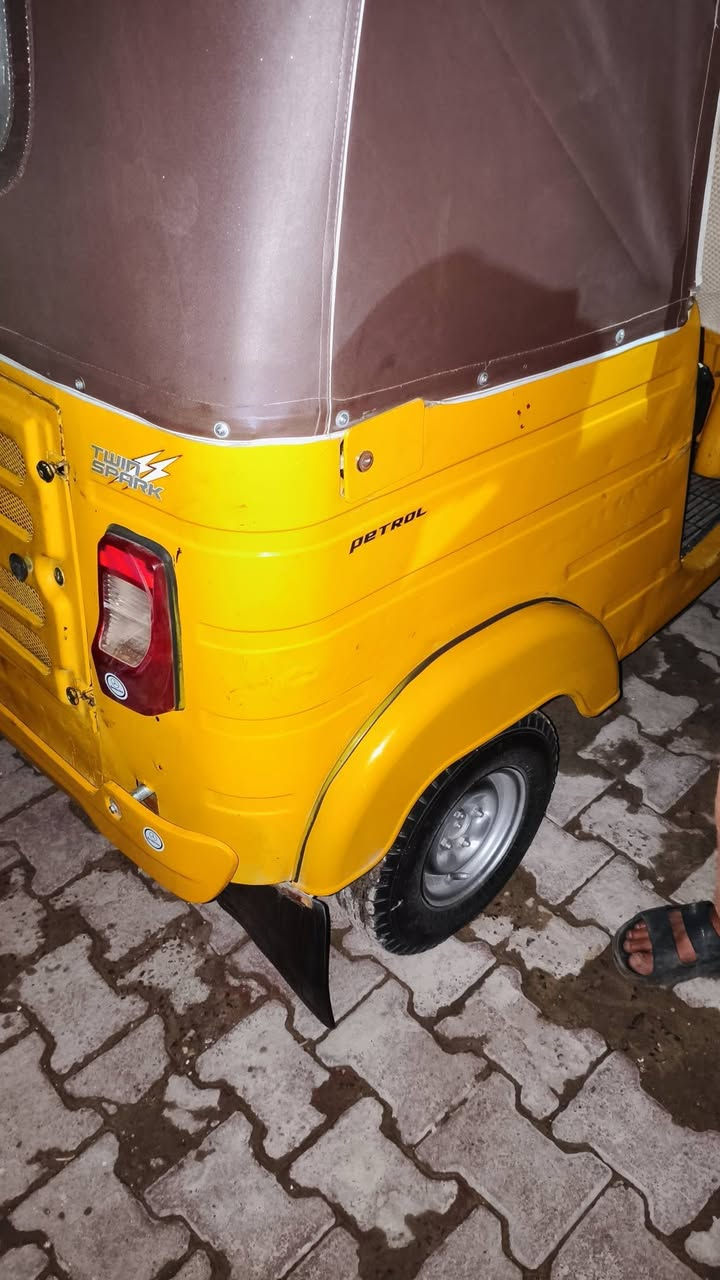 سلام عليكم تكتك وراق وكيله شاكر موديل 2019/7/29 سعر 4 وبيه مجال ‏‪0784 193 1952‬‏
