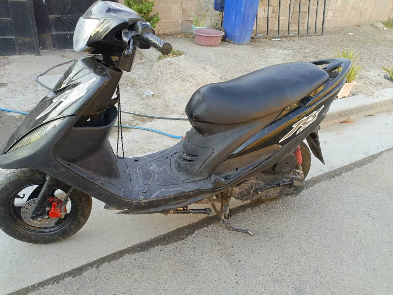 سلام عليكم دراجه ماكس عدله نضيفه ماناقصها شي كامله سلف هندر كهربائيات كامله السعر 450 بيه مجال مكان بغداد البياع الاتصال ***********
