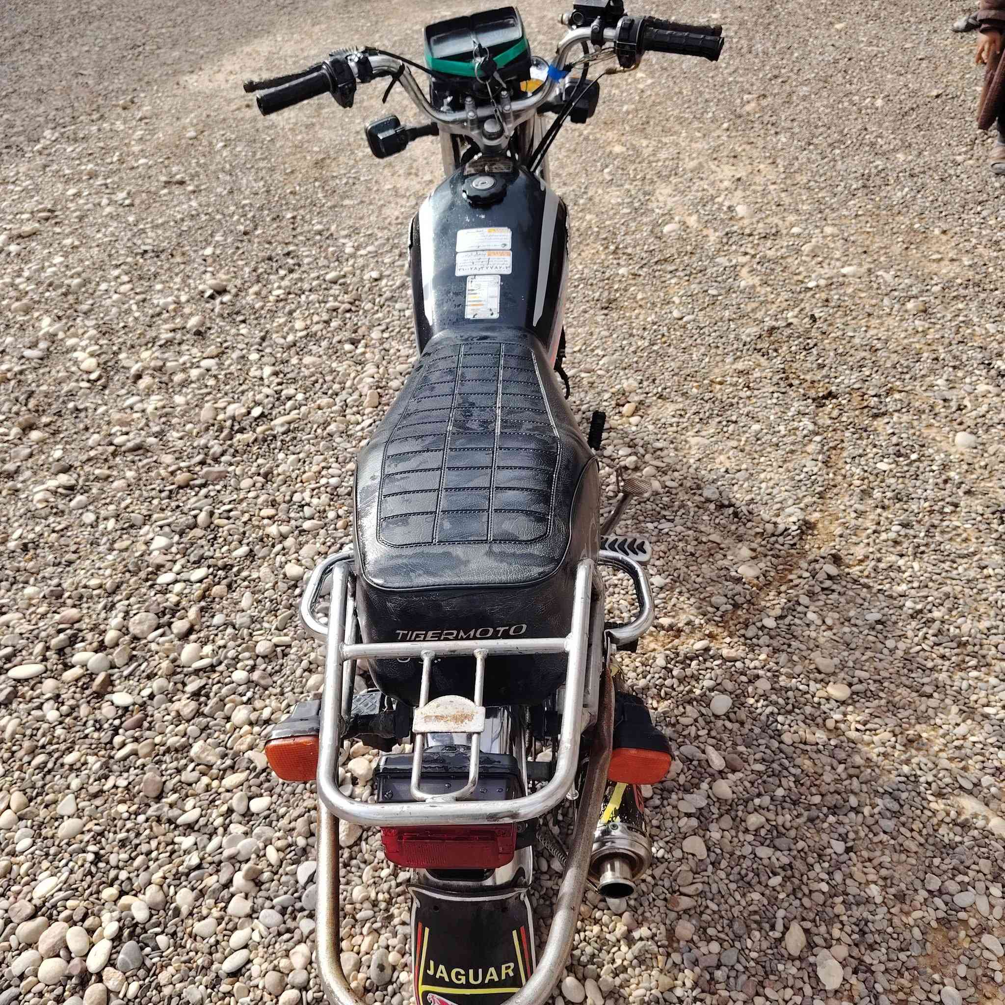 دراجة سيفان..
مديل 19..
اوراق كامل..
للبيع سعر 300..
رقم الهاتف ***********
