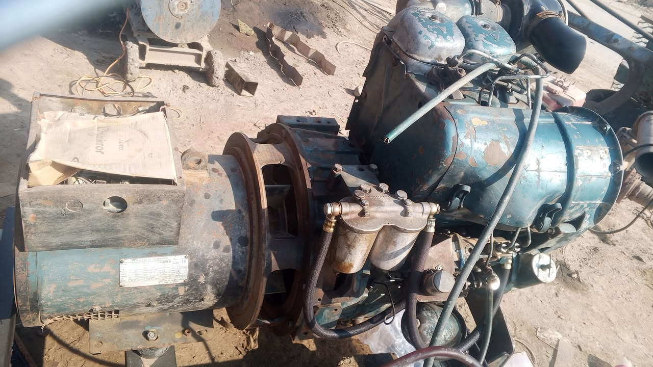 السلام عليكم 
مولد 2 بستم 
كامل شرط شغل 
مكفول من صرف وبخار 
توليد15كيفي 
مكان ديالى كنعان طريق مندلي بلدروز 
الاستفسار ***********
