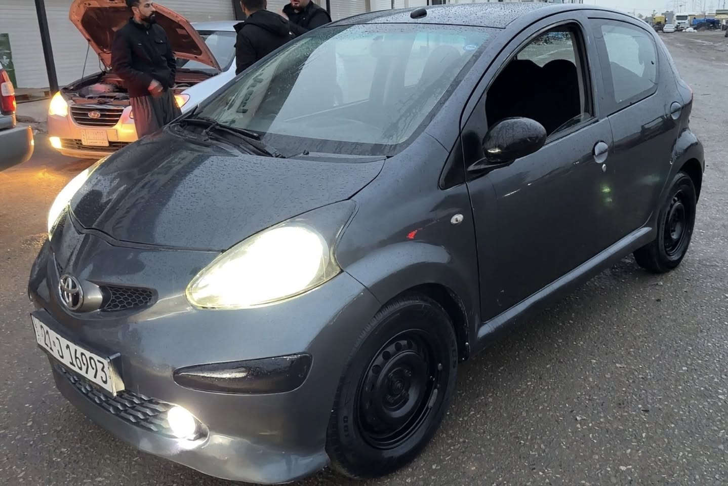 تويتا ياباني ايكو موديل ٢٠٠٨ بيها كم قطعه جارد مصبوبغ  كم قطعه جماليه بدون حادث كير عادي رقم سنويه جديد كير مكينه ٤ بستم تبريد تتفئه  بشرط تايرات جديد السعر ٥٥ وبيها مجال بسيط ***********
