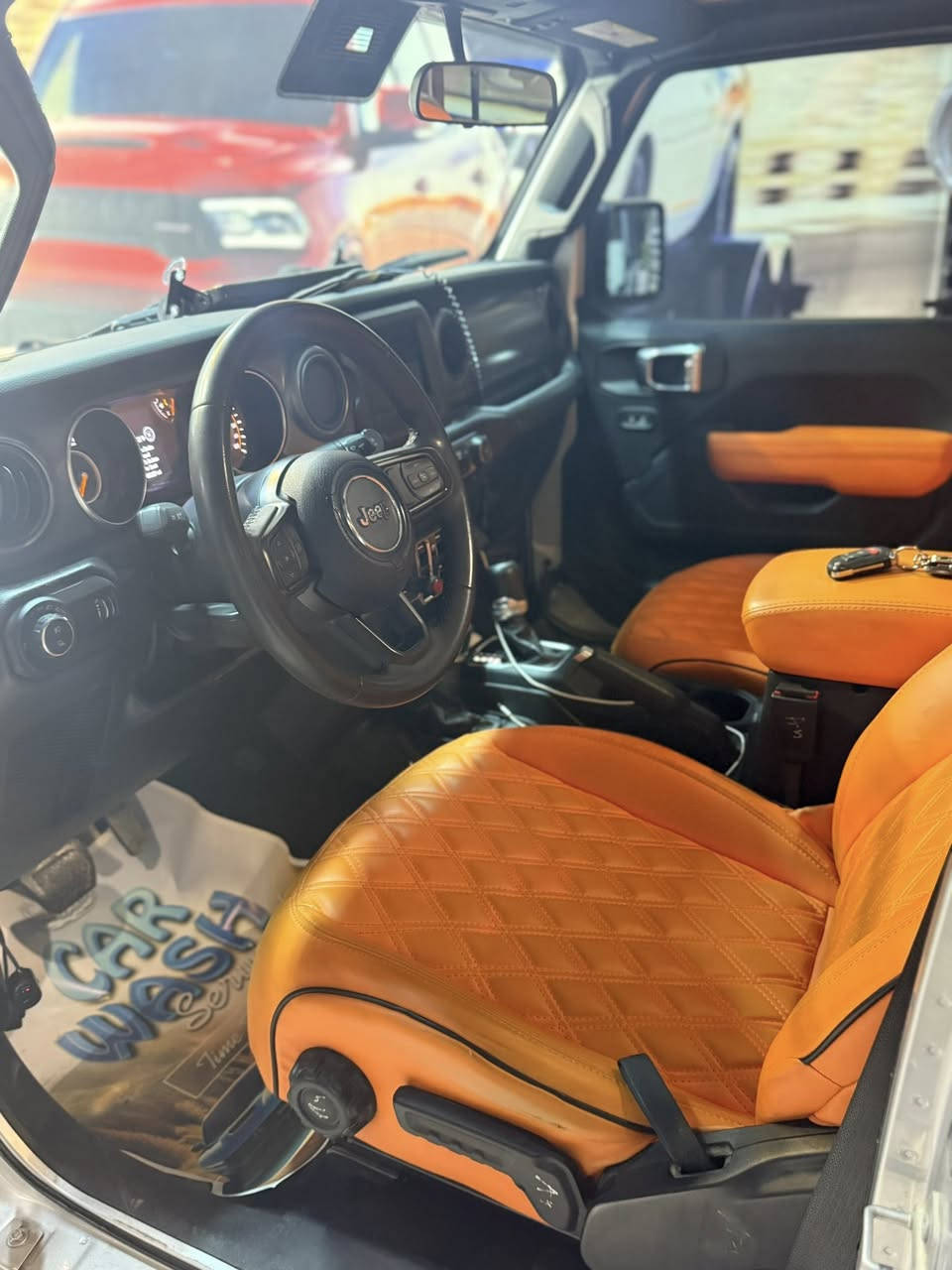 السلام عليكم جيب كلاديتورموديل 2023حادث بسيط بدون صبع بارد بالنيد اصبعين داخل اورنج جلد مكان السياره العماره ☎️ ***********بدون رقم
