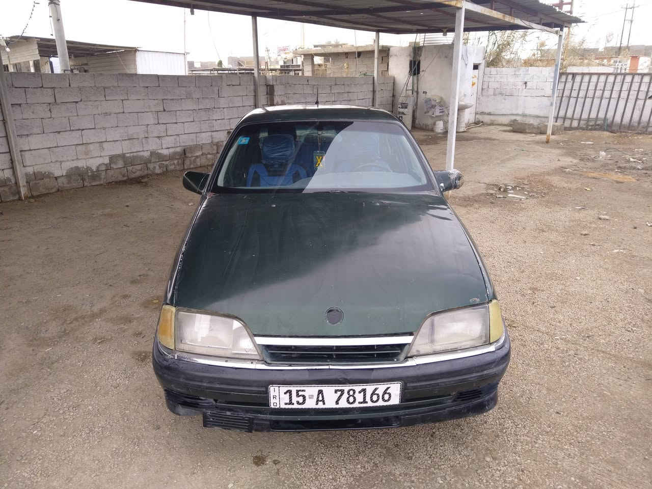 السلام عليكم.   للبيع او المراوس حسب القناعه
اوبل اوميكا موديل 92 رقم انبار دولي تحويل مباشر 
فول اوتوماتيك محرك 2000
تبريد بس ميشتغل 
سياره مصبوغه عام فقط يرادلها بوليش 
تراي كلش حلو 
ويل كب تخم تاير 
سلايت 
العنوان الرمادي ال سبعه كيلو للاستفسار هاتف ***********
