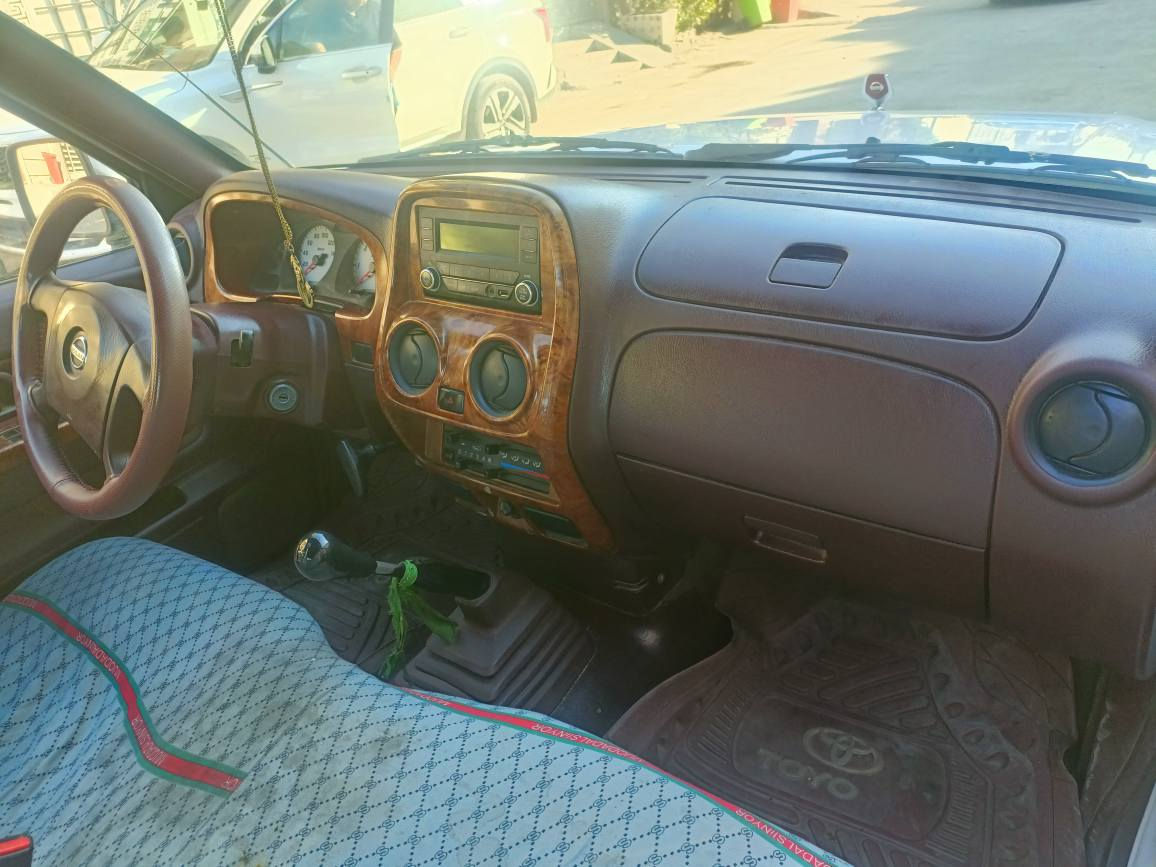 سيارة للبيع بحالة ممتازة، ، كلشي شغال، نظيفة جداً، السعر 146 وقابل للتفاوض للجادين فقط.
*********** حسنين البهادلي بغداد, العراق
