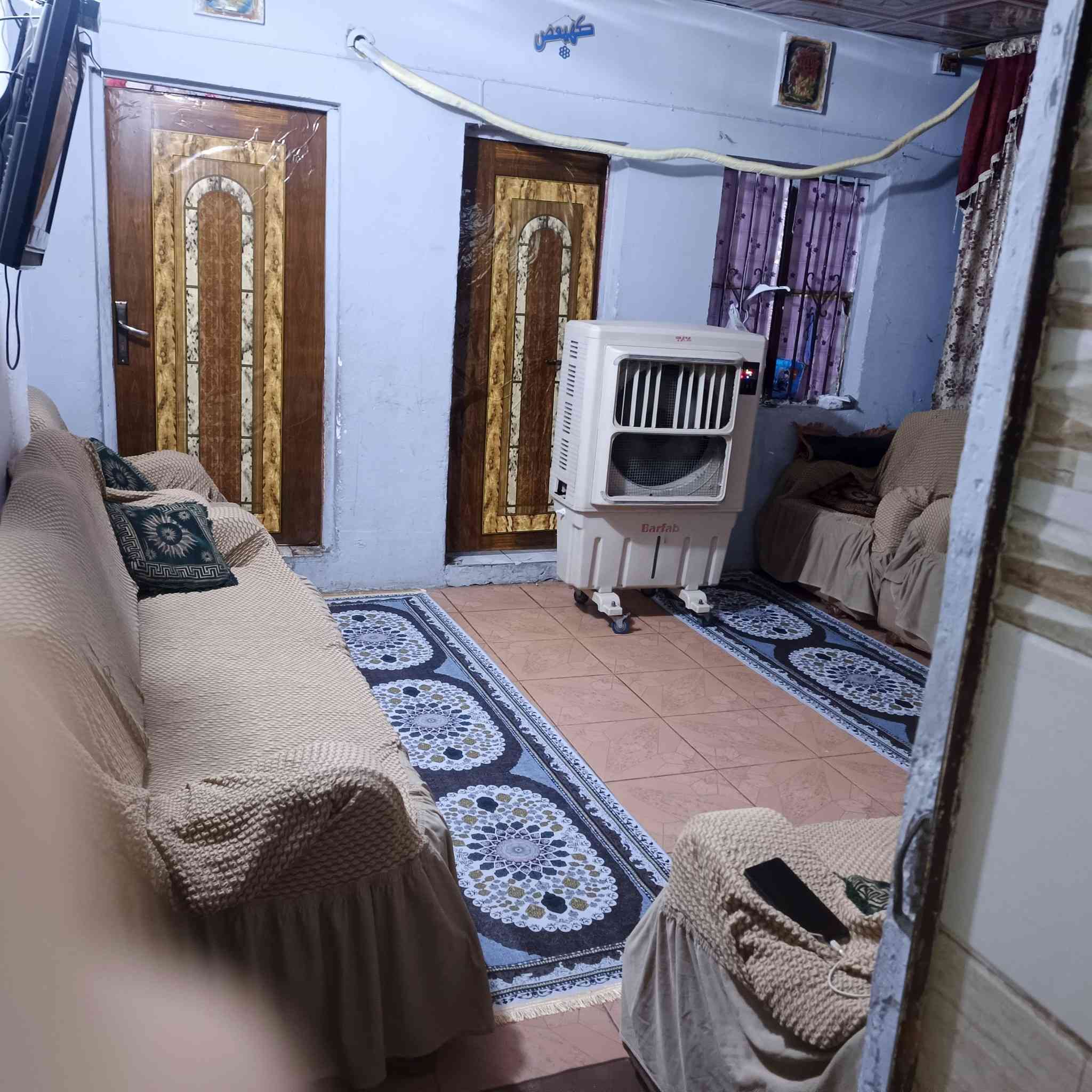 بيت لبيع منطقة الإسكان قرب مدرسة الشعاع أو المآثر المساحة ١٣٦ السعر خاصة ***********
