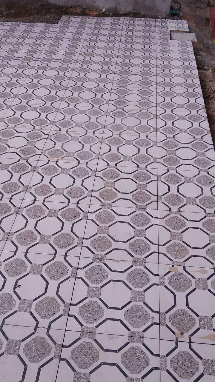 شغل سيراميك درجه اولى الي عنده شغل يتفضل خاص او يتصل على الرقم ***********
