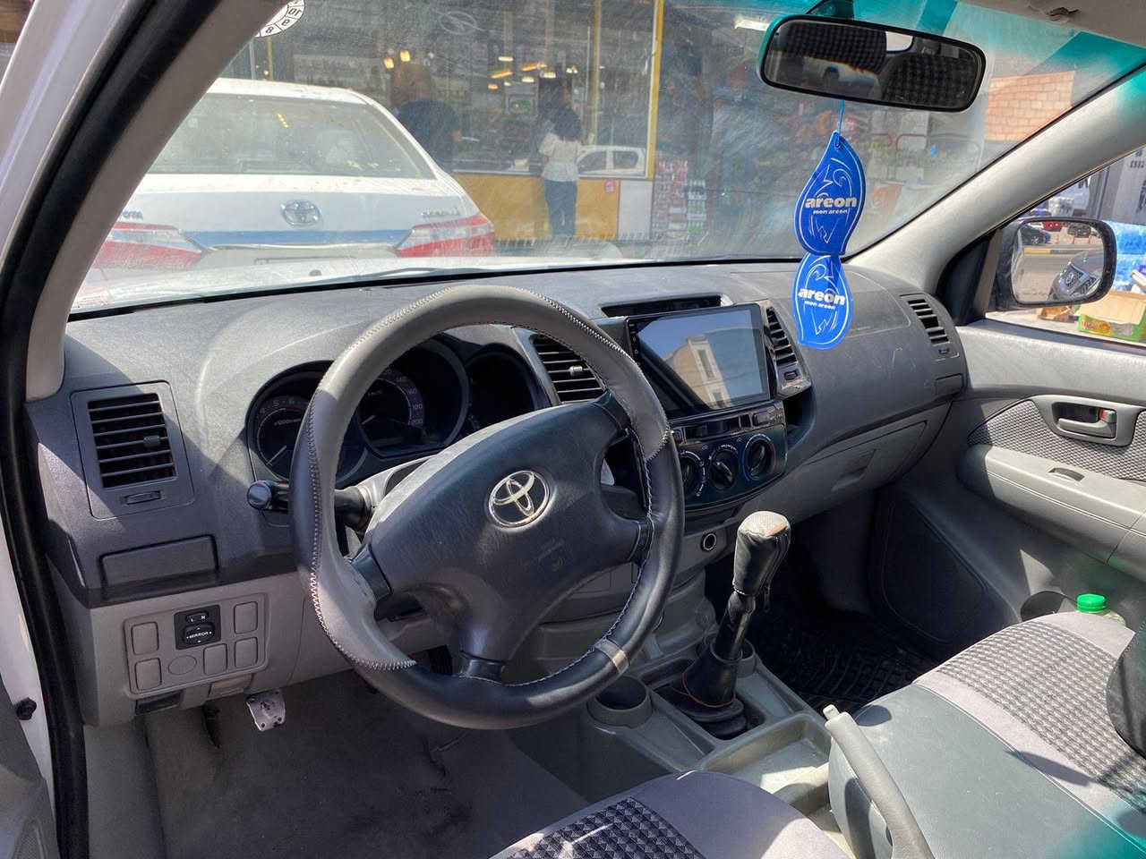 السلام عليكم
هايلوكس 2011 ماشية 340 الف 
كير عادي
بيها كم مكان بي رصعات فقط
بدون صبغ 
السيارة حلوه ونظيفة 

راعيها موجود بغداد ثاني يوم التحويل 

رقم اربيل 

مكان السيارة بغداد السيدية

سعرها 150 وبي مجال

***********
