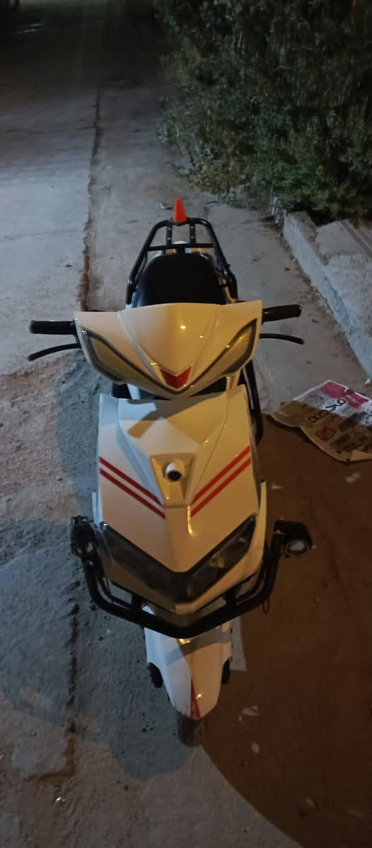 دراجه للبيع
سلام عليكم دراجه للبيع موديل ٢٥ 
دراجه بصمات ٢ سويج ٢ 
بطاريات ٦ حجم كبار 
تمشي 71 حقيقي 
مكاني بغداد حي العامل 
السعر ٥٥٠ وبيه مجال قليل حك الجيه
باقي تفاصيل ***********
