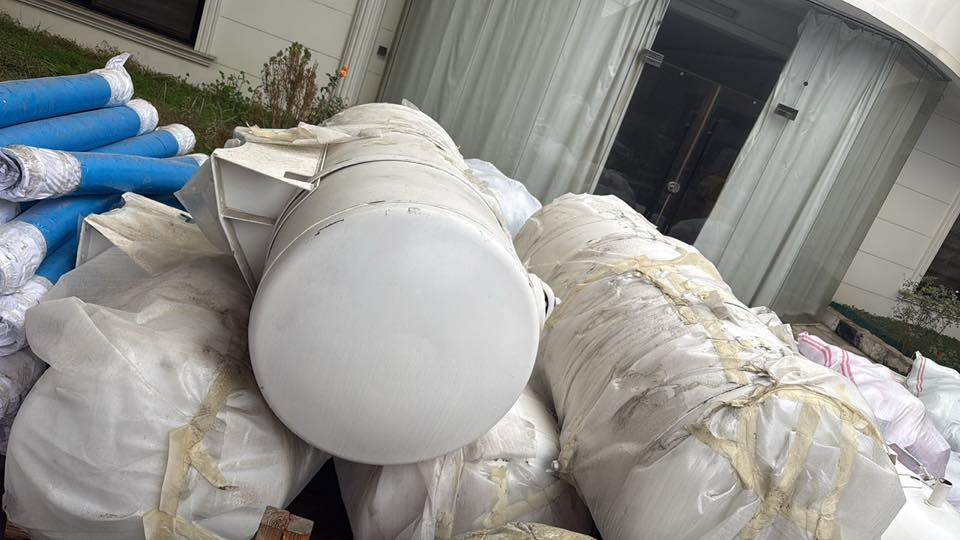 عرض مميز على مستلزمات الخلاطات الخرسانية

يسر شركة الرتاج للتجارة العامة أن تقدم لعملائها الكرام عرضاً جديداً وبأسعار تنافسية على جميع مستلزمات ومعدات الخلاطات الخرسانية.

نوفر لكم كل ما يخص الخلاطات الخرسانية:

شوت (أنابيب) الخلط:

· شوت بلاستيك (بوليمر عالي المقاومة)
· شوت حديد (فولاذ)
· شوته V صاج حديد
· شوته تعبئه صاج حديد
· شوته تفريغ صاج حديد
· شوته تفريغ بلاستيك
· شوته تفريغ مع الثنيه

أجزاء ومكونات الخلاط:

· تفريغ (دوارة التفريغ)
· هوبر (مدخل المواد)
· جميع أدوات وقطع غيار خلاطات الكونكريت
· كير بوكس الخلاط (الهيدروليكي)
· ماركة مكسر الخلاط 10 متر / 9 متر
· درج لبهير وشونگ بل ترتيب

معدات إضافية:

· خزان المآي (خزانات المياه) بأحجام مختلفة
· بليت (عجلات) بسُمك 6 مم
· متوفرة بقدرات وأحجام مختلفة

مميزات منتجاتنا:

✅ صناعة تركية 🇹🇷 عالية الجودة
✅ تصنيع من صاج وحديد من الدرجة الأولى
✅ أسعار تنافسية لا تقبل المنافس
✅ متانة وقوة تحمل لعمل شاق وطويل الأمد
✅ توصيل سريع لكافة المناطق

---

🚨 استفدوا من عرضنا المميز وخدمة التوصيل السريع! 🚚🚚🚚🚚🚚🚚

للاستفسار والطلب والحصول على أفضل الأسعار، اتصلوا بنا الآن:

الهاتف / واتساب:
📞 ***********
📞 ***********

شركة الرتاج للتجارة العامة
نضمن لكم الجودة والأداء الأمثل
