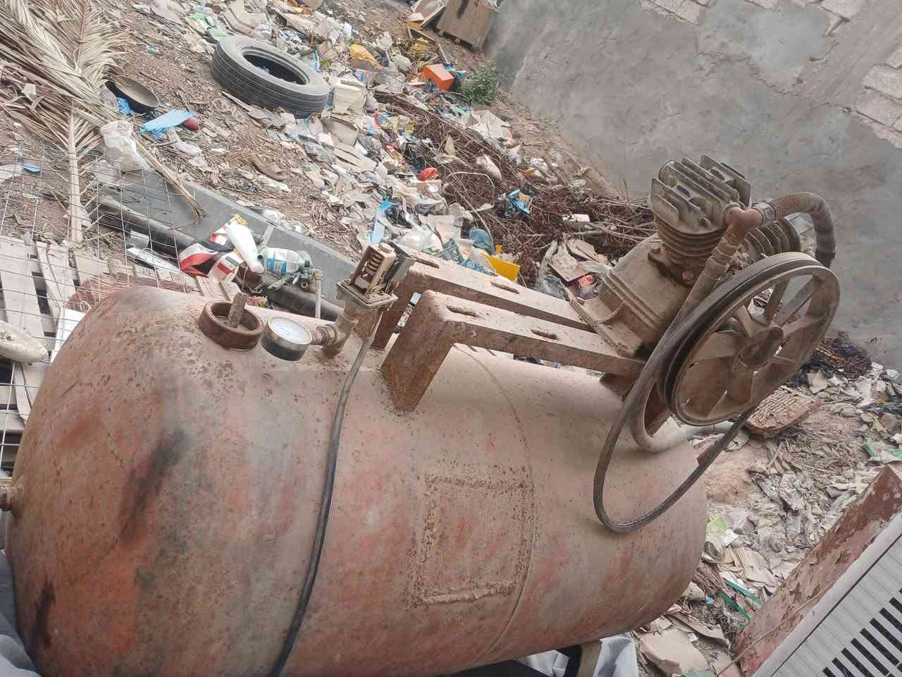 سلام عليكم تاروسه البيع ماطور كهرباي يطالي السعر ٣٠٠ وبيه مجال بصيط الاستفسار عل رقم ***********
