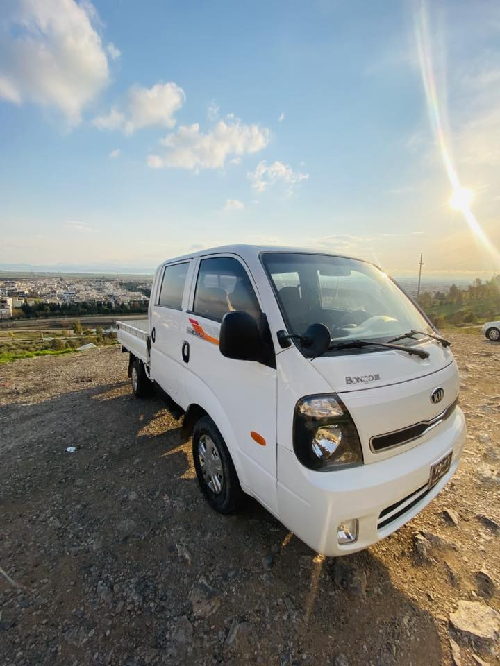 كیا بار ده‌بل قه‌مه‌ره‌ بڕاوه‌
 مۆدیل ٢٠٠٨, پێشی كامل كراوه‌ به‌ ٢٠٢٢ 
مه‌كینه‌ی ٣٠٠٠ سۆپه‌ر به‌شه‌رت
گێڕ ئۆتۆماتیك 
كوشن جلد و هیته‌ره‌ 
ئاوێنه‌ی كاره‌با
ناوبۆدی تێكراوه‌ 
شوێن بڕاوه‌كانی چاككراونه‌ته‌وه‌  به‌شه‌رت 
سه‌یاره‌كه‌ له‌ سه‌یسایه‌قه‌

ژم***********
