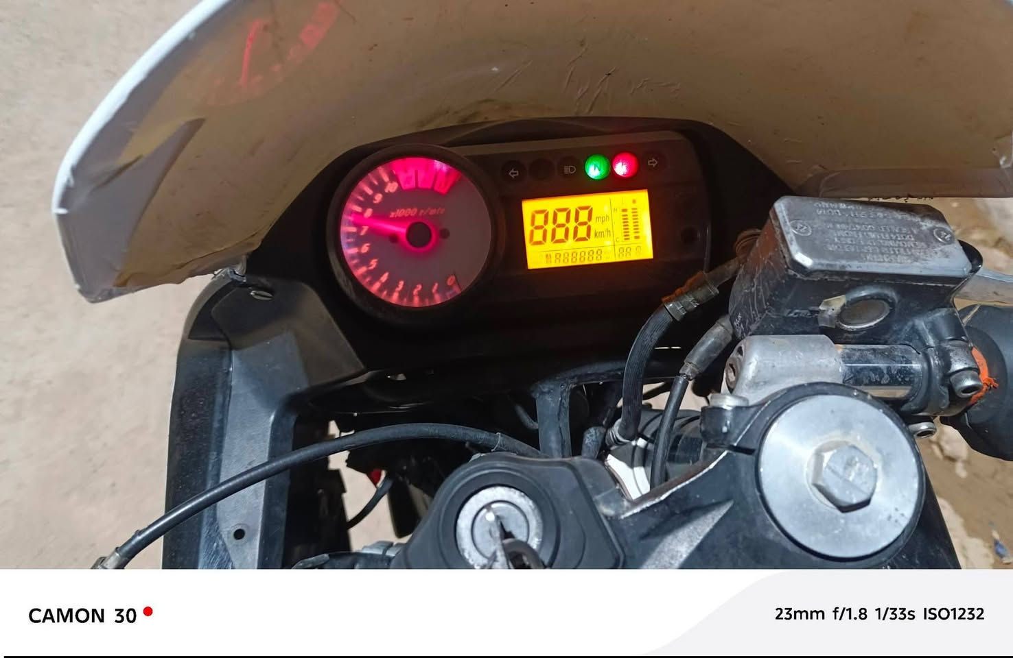 ه سلام عليكم للبيع او مراس هاي سونك ربع مكينه 250 تبريد دهن مو نضامه يطغ ادراجه ابيعه عله حالته واكفه نوزل مكان هيت الرقم ***********
