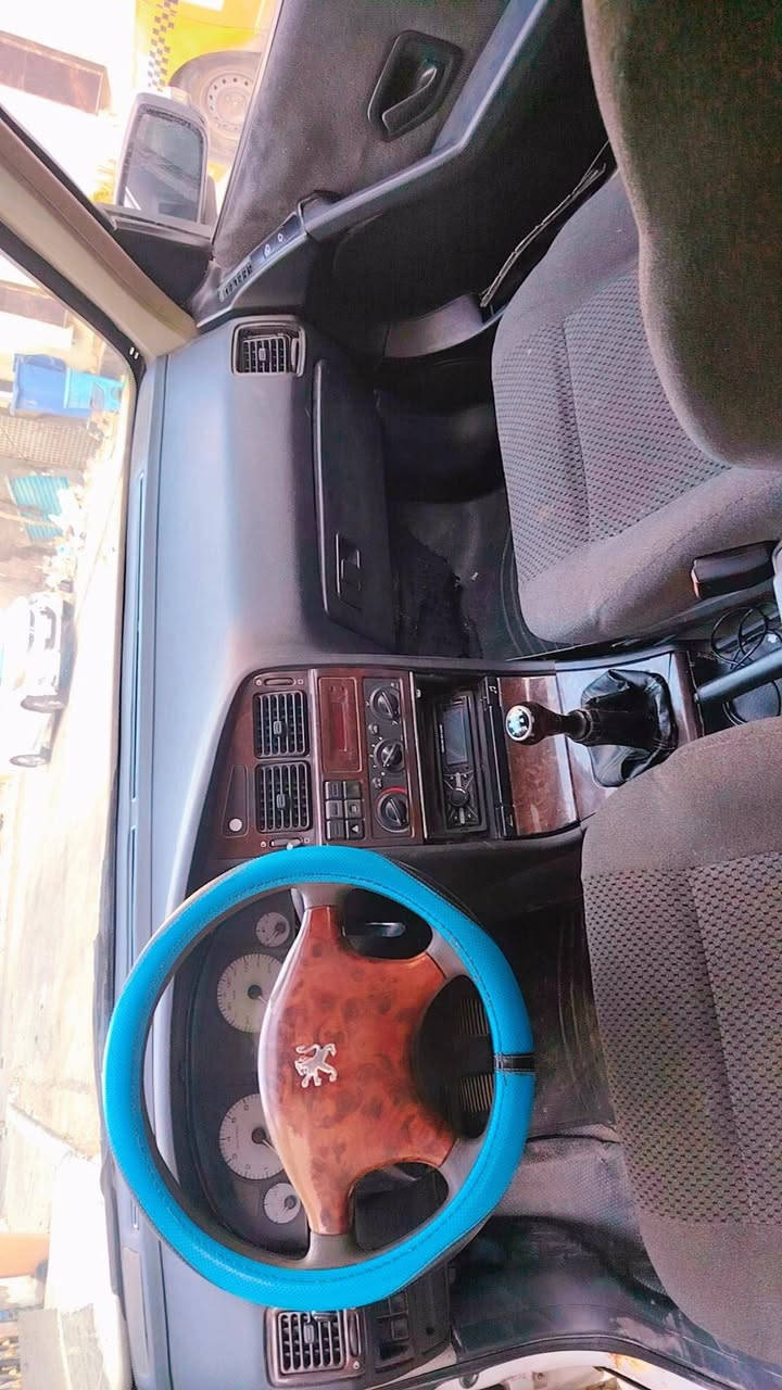 السلام عليكم

بيجو بارص رقم انكليزي
 السياره نضيفه ونصبتهه حلوه
كير  ومكينه كفاله
تبريد ثلج
السباره ماعايزه شي
 بيها فقط صبغ قليل بل جاملغ الخلفي
مكاني نجف
السعر 49
***********
