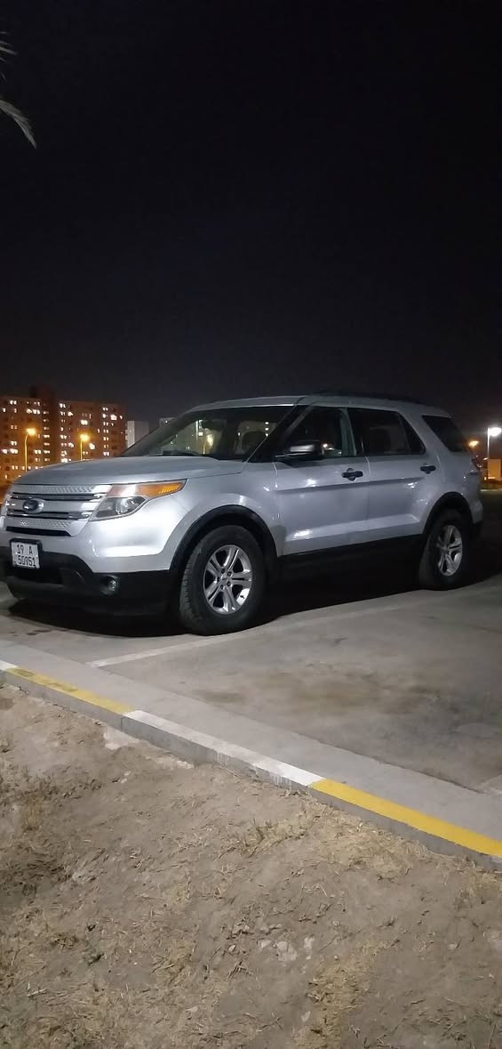 سلام عليكم ورحمة الله وبركاته اكسبلور 2012 بأسمي حادث بس الجاملغ الامامي بدون دواخل السعر 120 بيع او مراوس ***********
