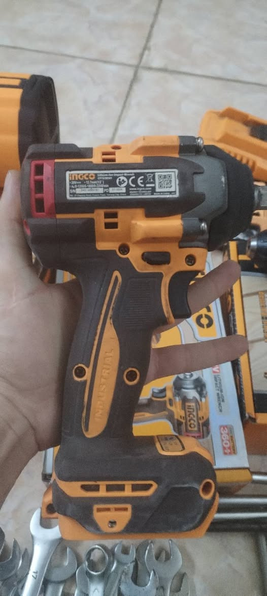 السلام عليكم عده متكامله للبيع
1-دريل صبغ شحن ماركه انجيكو غير مستخدم تكدر تصبغ بيه كل انواع الصبغ يشتغل
2-دريل امباكت ماركه انجيكو واحد 300 نيوتن والثاني 500نيوتن  نضيفات حيل  ثنيهن شحن
3-دريل همر انجيكو  شحن
4-لقم  العدد 32لقمه من قياس 8 لحد قياس 32 كلهن اصليات ماركه انجيكو وتوتل
5- سباين  اصليات  العدد28سبانه بيهن ام الراجز وبيهن عادي كلهن اصليات ماركه انجيكو وتوتل من قياس 8 لحد قياس 19
 6- تي العدد 4قياس ٨ و 10ماركه انجيكو اصلي وبلايسات والنيكات  وتطولات لقم
7-شاحنات بطاريات دريل العدد ثنين
8- بطاريات دريل مستخدمات كلش قليل اصليات  العدد 4 وبلايسات وكترات  واكو شغلات ما صورتهن بعد

   هاي العده تكدر تفتح بيهه محل كامل  مناقصك اي شي    وكلهه اصليه امانه الله   للبيع شلع   الغراض مكاني ديالى بعقوبه التحرير السكك   وهاذ رقمي 
***********

السعر 250الف   شاهد الله بس الدريل ابو 500نيوتن وحده سعره 110الف ومستخدمه يومين بس  ونته احسب الباقي  خسران بيهن هواي  الي يريد العده يتصل او يراسلني
