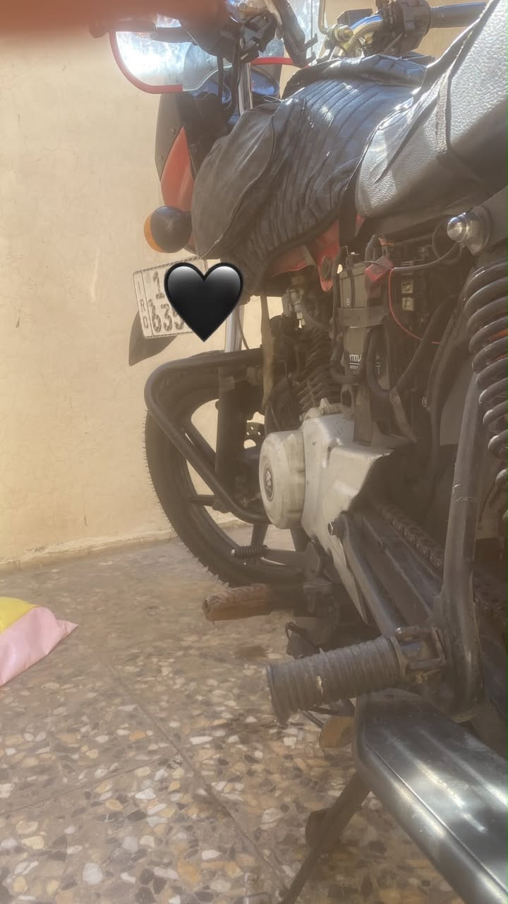 بيع مستعجل مستعجل ‼️
بوكسر مرقم 22 طالعة ب23 مكفولة كفالة عامة
ماناقصها اي شيء تاخذها من ايدك للشارع
المكينة مجفتة شركة شلعة ومعدل والبارحة داگ بيها 110
وعندي صور
مابيها اي نقص غير بس المراية والدوسة والاثنين سعرهن 15 الف
تايرات جدد امامي وخلفي ✅
تجفيت شركة شلعة ومعدل ✅
جامة اضافية تمنع تراب وحصو✅
لايت زنون مع لايت اضافي✅
ابيع ب2100 وبيها مجال للطيبين (اعلى سعر ابيع)
مكاني بغداد والدراجة بأسمي وباجر نحول 
التواصل فقط على الواتس اب 
***********
