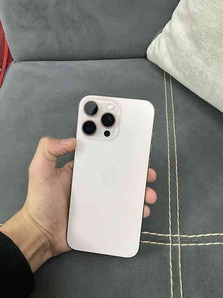 السلام عليكم للبيع 
ايفون 16 برو ماكس 
نضافة الجهاز 100%
نسبة البطارية 97%
ذاكرة 256GB
جهاز كامل ملحقات 
السعر 1450 
للاستفسار 
***********
