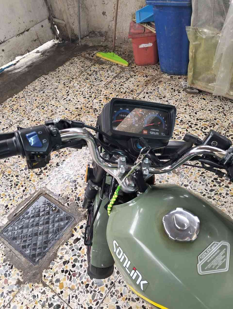 سونك ماكس 2024
دراجه جديده شغاله سلف هندر مكينه كفاله 

شراي كل الهلا مو شراي لا تعبني 750اوبيهة مجال حك الجيه 

العنوان: بغداد 

رقم:، ***********
