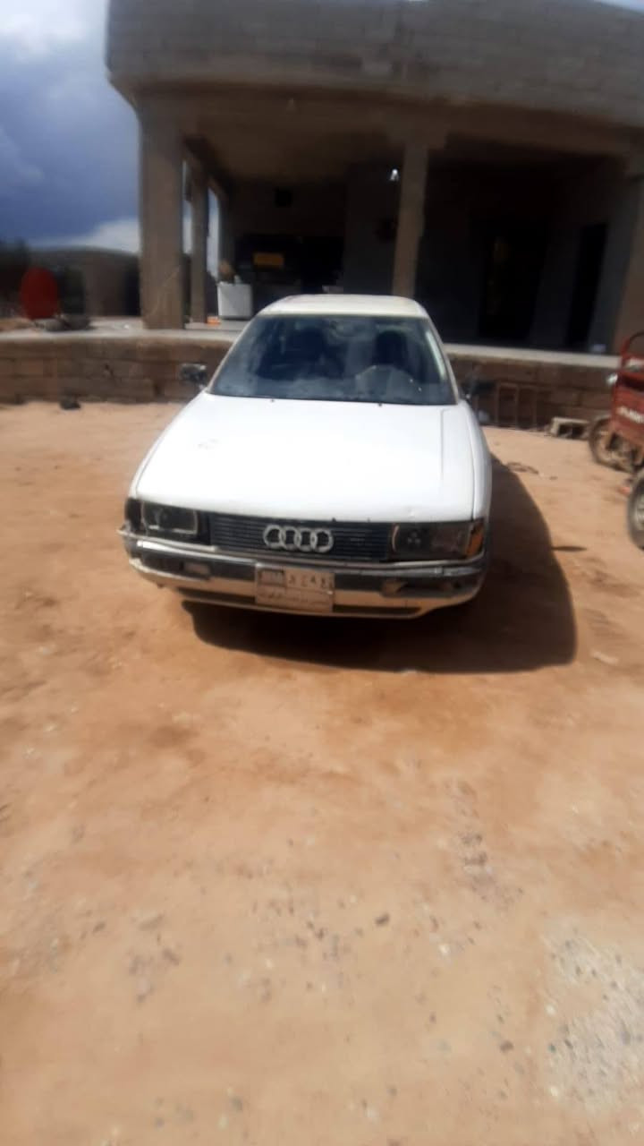 السلام عليكم ((مكلف بل نشر))
سياره أودي موديل 1989
سياره محرك شرط محرك 5بستم
صدر نص عمر
نكره سلف 
السياره رقم كركوك صاحبها بل حويجه (بس ما يحول)
يعني أبيعك جف تراب فحم في فحم السعر8 أوراق وبيها مجال شي قليل
رقم صاحب العجله (***********)
موقع السياره كركوك الحويجه قرية الفاخره
