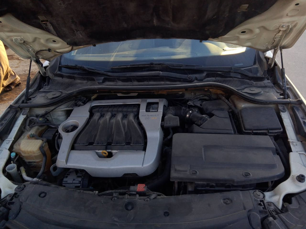 السلام عليكم
رينو سافران موديل 2013 مكفوله كفاله عامه من الصبغ وما عده شبر بارد من الجاملغ الامامي 
المواصفات بنرامه تحكم ستيرن اشاير ب المري حساسات خلفي وامامي السياره 4 سلندر محرك 2,000 
السعر 95 ورقه وبي مجال بسيط
الرقم ***********
