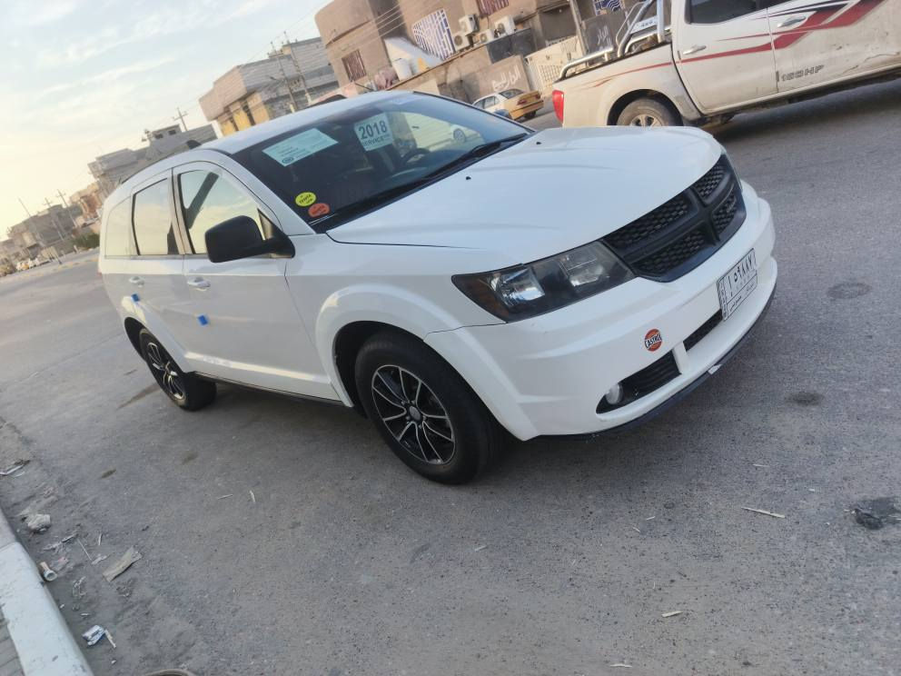 دوج جورني 7راكب موديل2018فول مواصفات(السعر103).(***********)بيها حزام صبغ جاهزه مكينه وكير كفاله تبريد ثلج حداديه جديده تخم تاير جدد كهربايات كلها شغاله رقم ذي قار سنويه لغاية 30عنوان السياره البصره*********** البصرة, العراق
