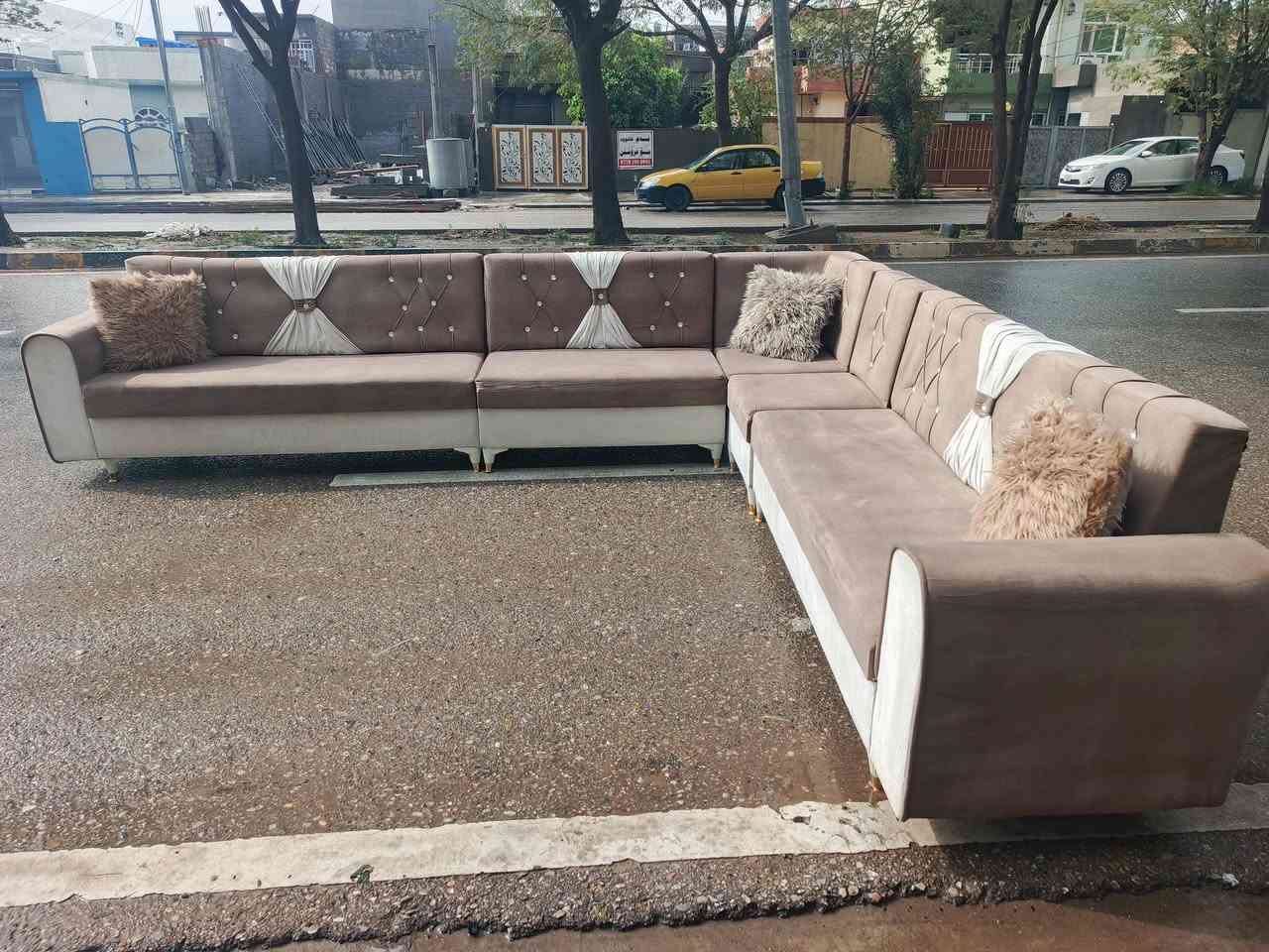 فرۆشتنی خیرا
10نە فە رییە دە سکردە
لۆک لۆکە بە لۆکی ماوە تە وە
نرخی تە نها 165هەزارە
ماڵ بۆ کە س دانانیم هە رکە س زووهات پیرۆزی بیت
ژ.م***********
شوین.کە لار
