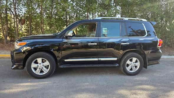 السلام عليكم 
لا ندكوز 14 فطيم مكفوله من الصبغ والضربه 
سلايت 
حساس خلفي امامي
 طفايه مري قلاب محرك 6 سلندر 
كرسي كهرباء شاشه 8 ايرباك رقم بغداد الجديد بسمي مكان سيارة بغداد العامريه 
***********
السعر ٣٥٧ ورقه قفل
