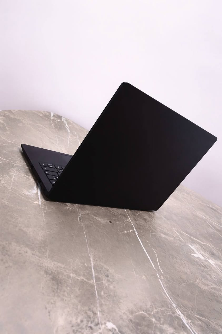 جهاز مو بس لابتوب!! هذا وحش اداء بأقل ميزانية... توفر من جديد🔥
والنحافة؟ سوبر سلم 
هذا الجهاز يجمع بين القوة والنحافة والاناقة بوقت واحد!!

زين والنظافة شكد؟ 97% 

Lenovo K14 GEN 1 

• CPU : Ryzen 5 5600U معالج

• GPU : AMD RADEON VEGA 7 - 4GB كرت الشاشة

• RAM : 12GB DDR4  رام

• SSD : 256 GB  تخزين

• SCREEN : 14.1 FHD الوان ممتازة بحواف شبه معدومه

شنو يشغل العاب؟؟
✔️GTA V 
✔️CYBERPUNK 
✔️HORIZON ZERO DAWN 
✔️CALL OF DUTY WARZONE 
✔️APEX LEGENDS 
✔️PUBG STEAM
✔️VALORANT
✔️ASSASSIN'S CREED Valhalla 
✔️CS 2 

تقريباً كل الالعاب القوية بتجربة لعب جيدة
 والمتوسطة بتجربة لعب ممتازة
كل هذا وبيش؟ 

379 الف دينار فقط!!
قطع قليلة باقية 

يجي وياها حقيبة + شاحنة اصلية + ماوس + ماوس باد

ضمان؟ اكيد 10 ايام من اي خلل

والبطارية؟ ننطي بيها ضمان ساعتين وطبعاً هيه تستمر اكثر بهوااي!! 
بالاستخدام الطبيعي طبعاً 

🔻فقط 4 قطع متوفرة🔻

ادخل على واتساب واحجز لان هذا العرض متحصله مرتين بالعمر

🟩راسلنا وتحصلها: ***********🟩
