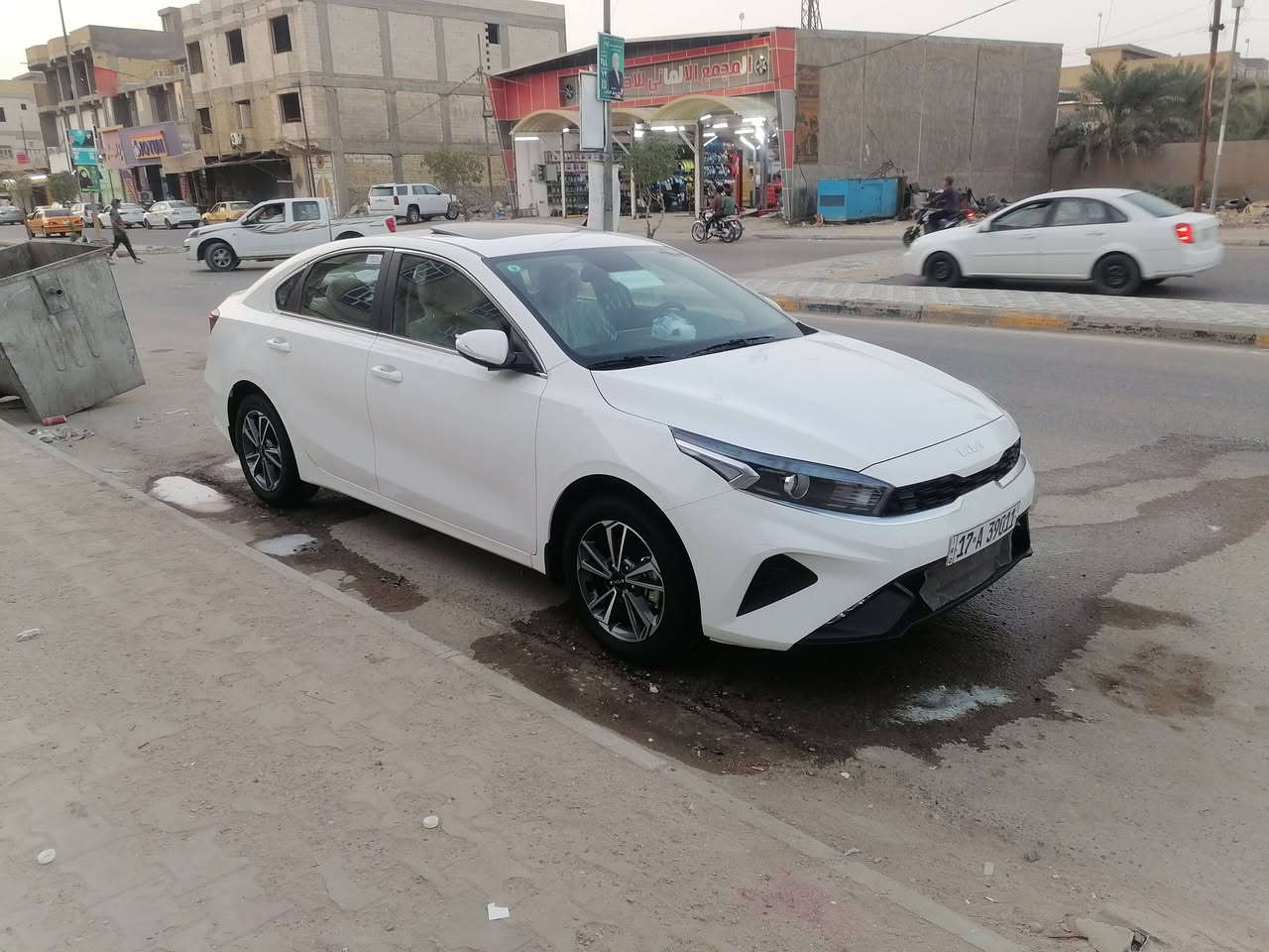 السلام عليكم سيراتو 24 رقم مثنى الانكليزي هزه وسنويه جديده  فول مواصفات فتحه اشاير بلمري حساس خلفي تحكم ستيرن بلاجكتور امامي 3 أنضمه قياده 5 ويلكب سبير مانازل مكينه 1600 دوش ماشيه 26 مكينه وكير وحداديه مكفولات سياره جديده بمعنى الكلمه السعر 192 وبيهه مجال للشراي المكان سماوه للاستفسار *********** مامتواجد ع النت
