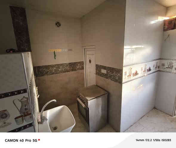 للبيع/ دونم مع بيت زراعي 3غرف سقف سندويچ 700متر عن الشارع العام مي كهرباء /عنوانه الكرامه مقابل معمل الطحين للاتصال 
***********
***********
