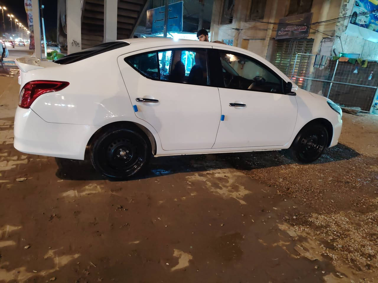 نيسان صني موديل ٢٣ مصري  رقم أربيل انكليزي بسم شركة وكالة او تحويل مكفولة من الصبغ بيهه بارد بالباب ورة السايق فقط  نظيفه ماشيه ٥٠ الف  السعر 113و بيهه مجال للاتصال ***********
