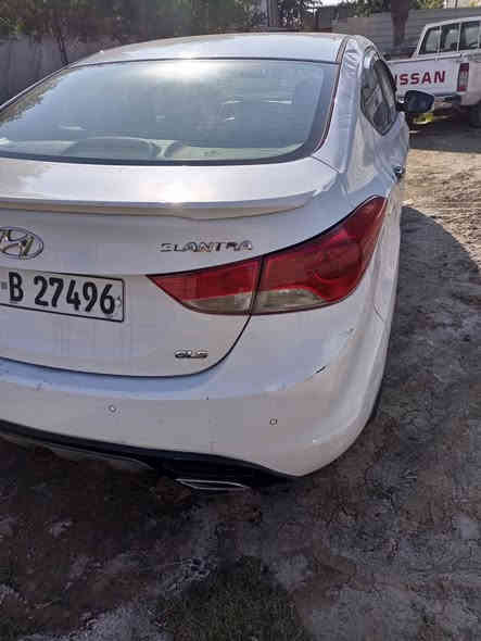 سلام عليكم النترا موديل 2011 رقم اربيل  GLS فول ماعدا البصمه محرك 1800دوش تدفئه تبريد خير من الله حداديه جيده لايت زنون حساسات كامره اربع قطع صبغ بيه العنوان بغداد العامريه السعر 97 رقم ***********
