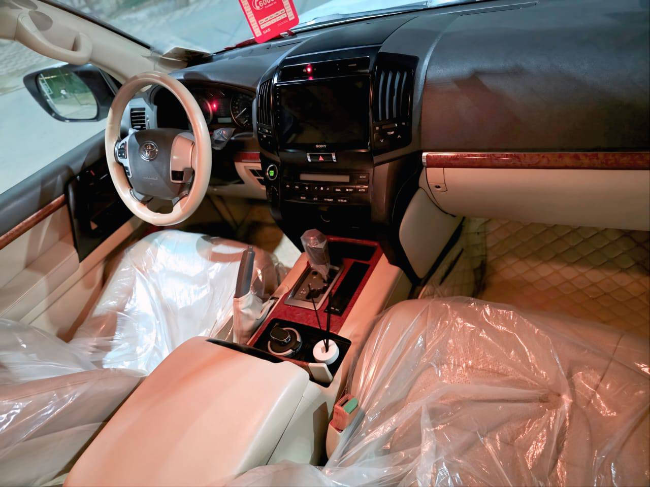 سلام عليكم
للبيع جكسار 
موديل :2013
فئة/GXR حجم محرك 6 سلندر 
ماشيه/ 228
رقم بصره الدولي مميز ب اسمي 
سياره مكفوله كفاله عامه فقط بيه شبر كارت 
سياره جديده جداً مناقصه شي 
مكان سياره ذي قار  السعر 340
رقم الهاتف / *********** متواجد على واتساب
