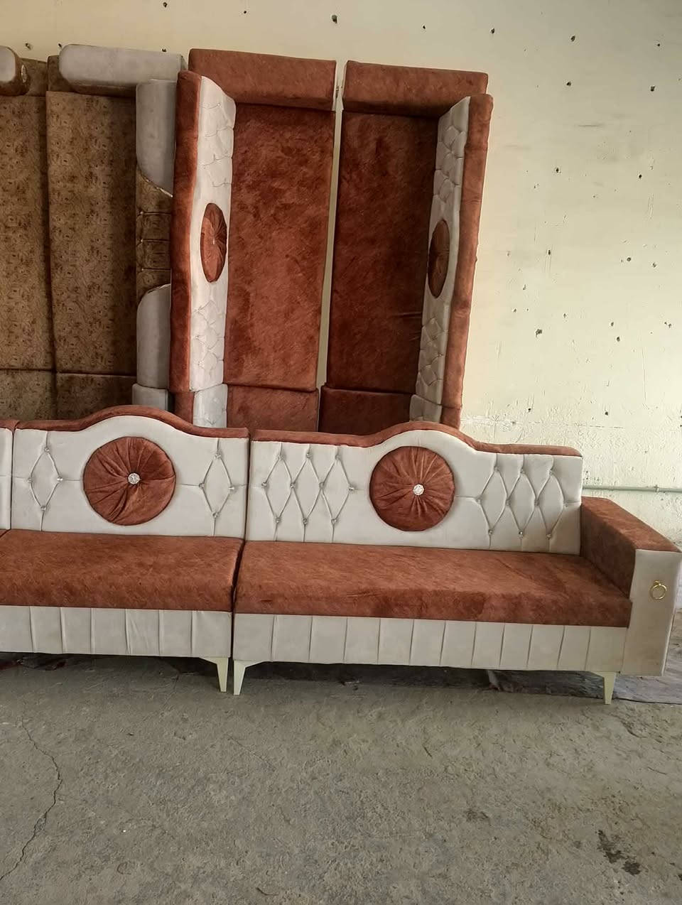 متوفر للبيع ديوان ونص شغل تسكام بلوك اسود 18 مقعد دبل زاوية بسعر اخو بلاش 550 الف
تصفية محل بسعر معمل سارع بل حجز 
#صويرة تقاطع حي زهور سبيس معرض الجوهرة ***********....***********
